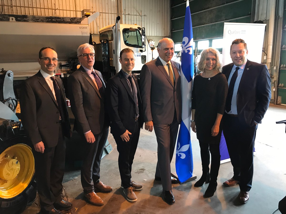 Du ministère des transports : Fadi Moubayed, directeur général principal de la région métropolitaine de Montréal et Claude Thibeault, directeur général des Laurentides-Lanaudière ainsi que les députés Mathieu Lemay, le ministre responsable de la région de Lanaudière Pierre Fitzgibbon, Lucie Lecours et Louis-Charles Thouin.