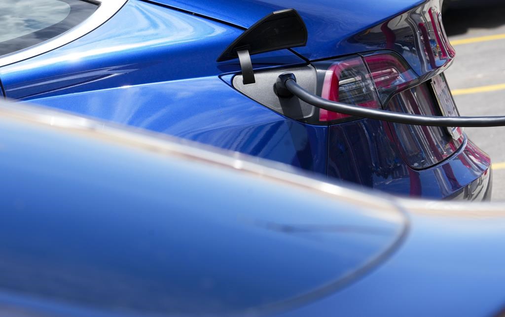 Québec débloque près de 2 millions $ pour un projet pilote de bornes de recharge