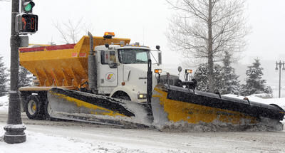 La faible quantité de neige tombée l an dernier fait en sorte qu il est resté un peu plus d un million $ dans le budget de déneigement de 2011. AGENCE QMI