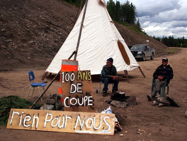 Les Atikamekws lèveront les blocus jusqu'en août pour favoriser les négociations avec le gouvernement.