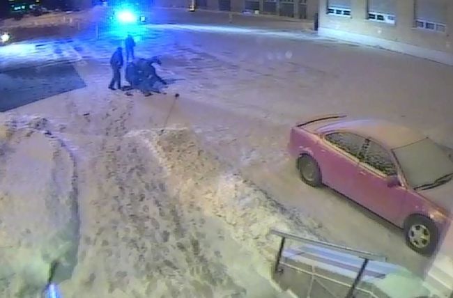 L’arrestation d’Alexis Vadeboncoeur avait été captée par une caméra de surveillance du Cégep de Trois-Rivières, le 2 février dernier.