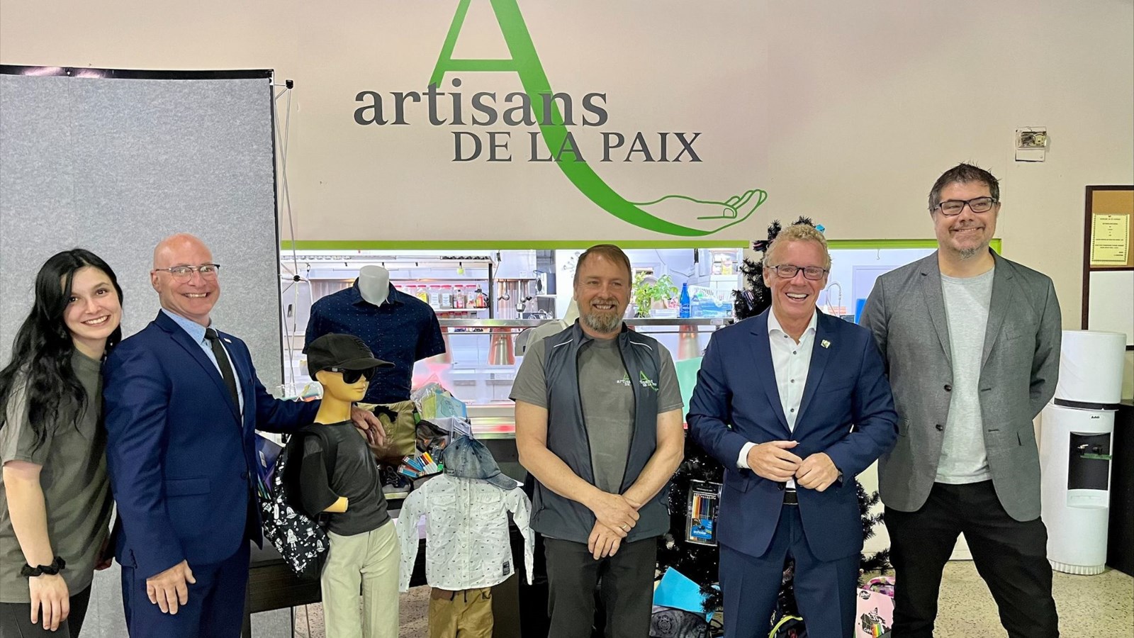 Les Artisans de la Paix et le ministre Jean Boulet