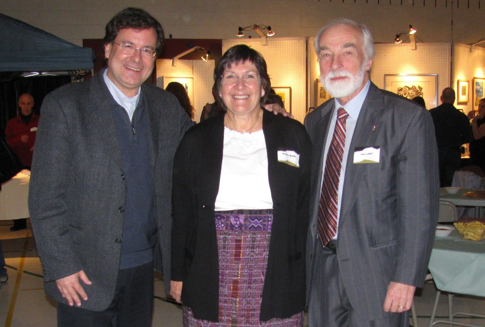 Bertrand St-Arnaud en compagnie de la présidente, Monique Messier et du président d'honneur,Yves Lessard.