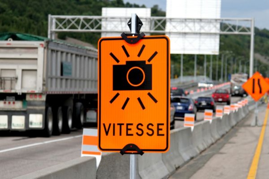 Ce panneau annoncera aux conducteurs la présence du radar photo.