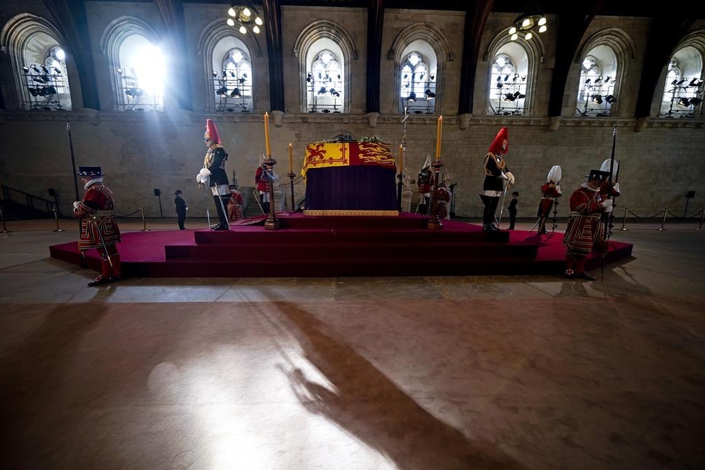 Le Québec aura un jour de deuil pour les funérailles de la reine, mais pas férié