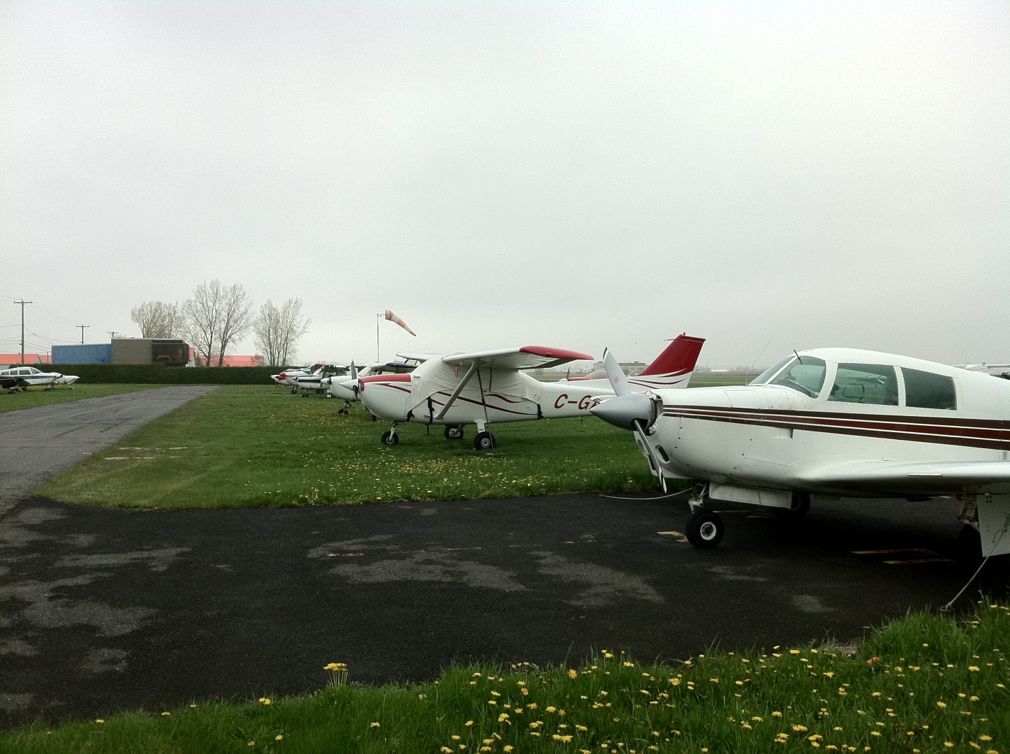 Les recherches se poursuivent afin de retrouver le petit avion qui a décollé de l'aéroport de Saint-Mathieu-de-Beloeil (photo) et qui a disparu le lundi soir 7 mai dernier.