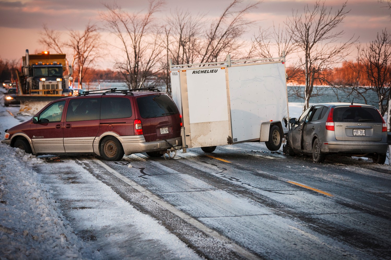 Heureusement, l'accident a fait plus de peur que de mal et personne n'a été blessé.