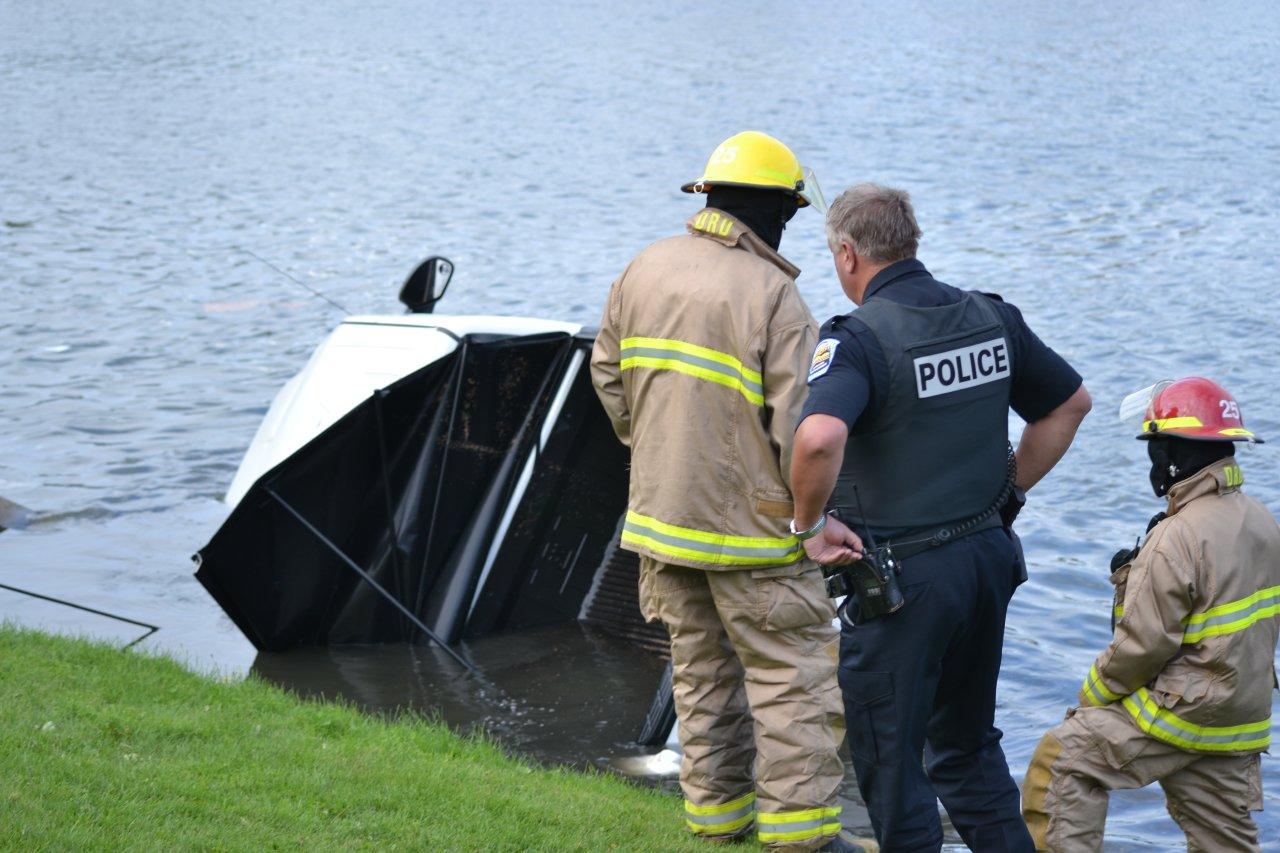 Une voiture a été retrouvée dans l'eau à Saint-Basile-le-Grand.