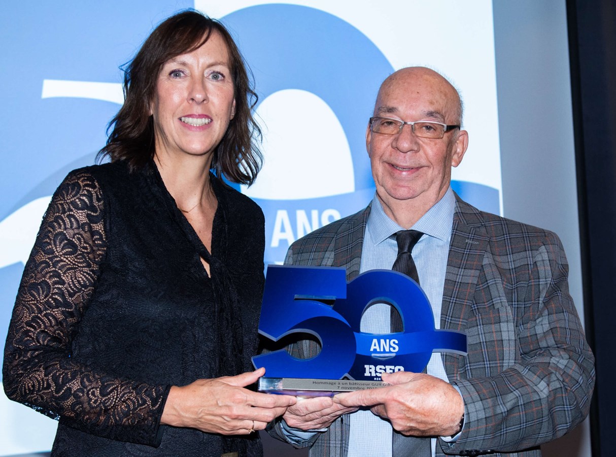 Guy Giroux a reçu honneurs et hommage lors des 50 ans du RSEQ.