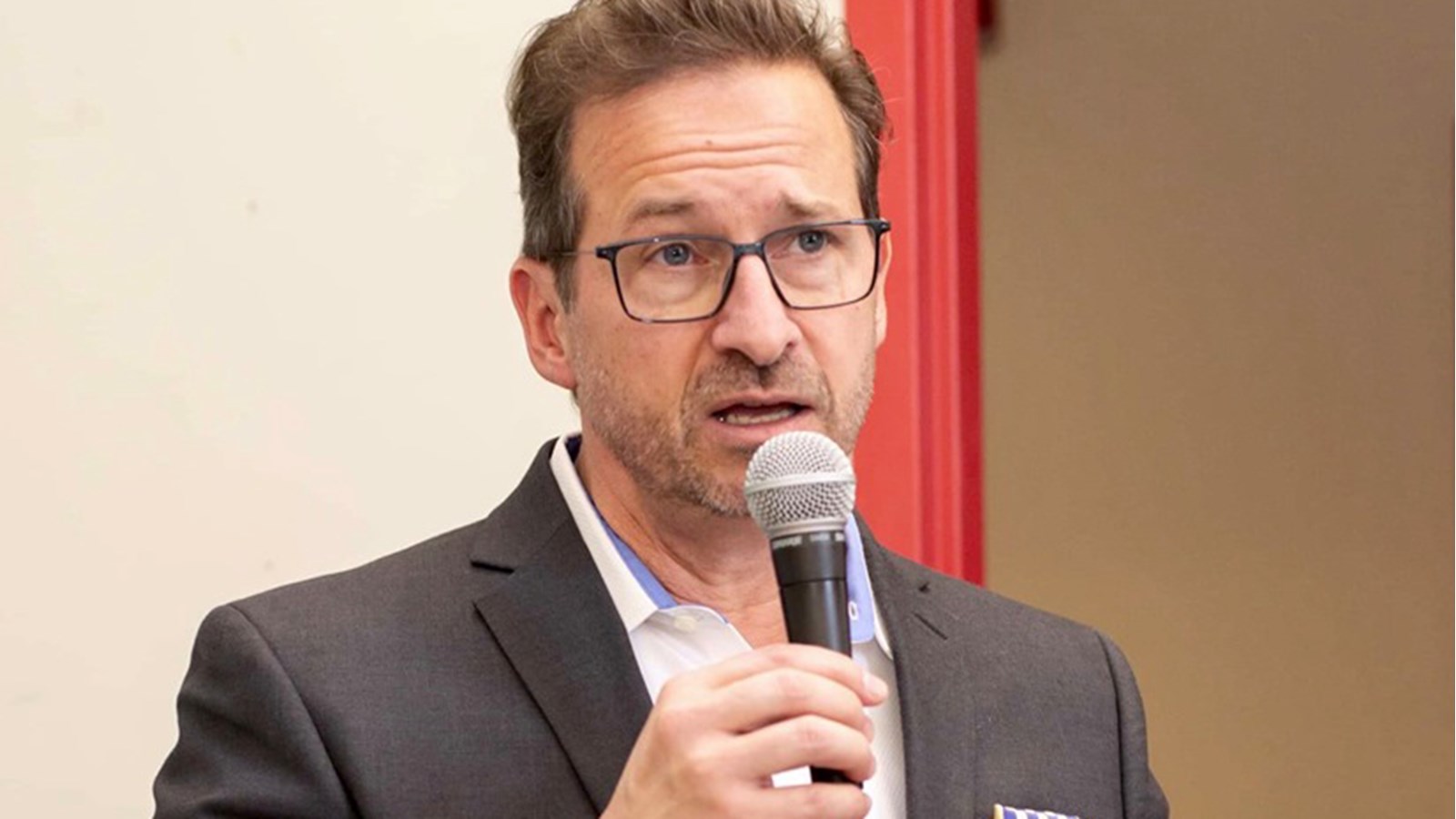 Yves-François Blanchet s'insurge contre la lenteur du fédéral 