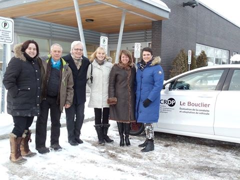 Mme Geneviève Gagnon, chef de programmes et membre de la Fondation Le Bouclier, André St-Georges, directeur général de la Fondation Le Bouclier, Marcel Lanctôt, président du CRDP Le Bouclier, Geneviève Lefebvre, directrice clinique au CRDP Le Bouclier, Lyne Girard, directrice générale du CRDP Le Bouclier et Nancy Gaudreault, présidente de la Fondation Le Bouclier.
