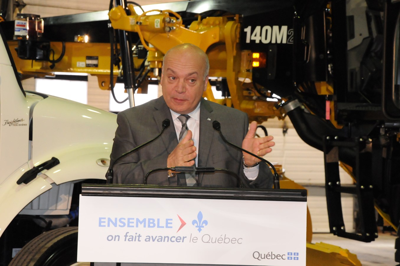 Le ministre des Transports, Robert Poëti