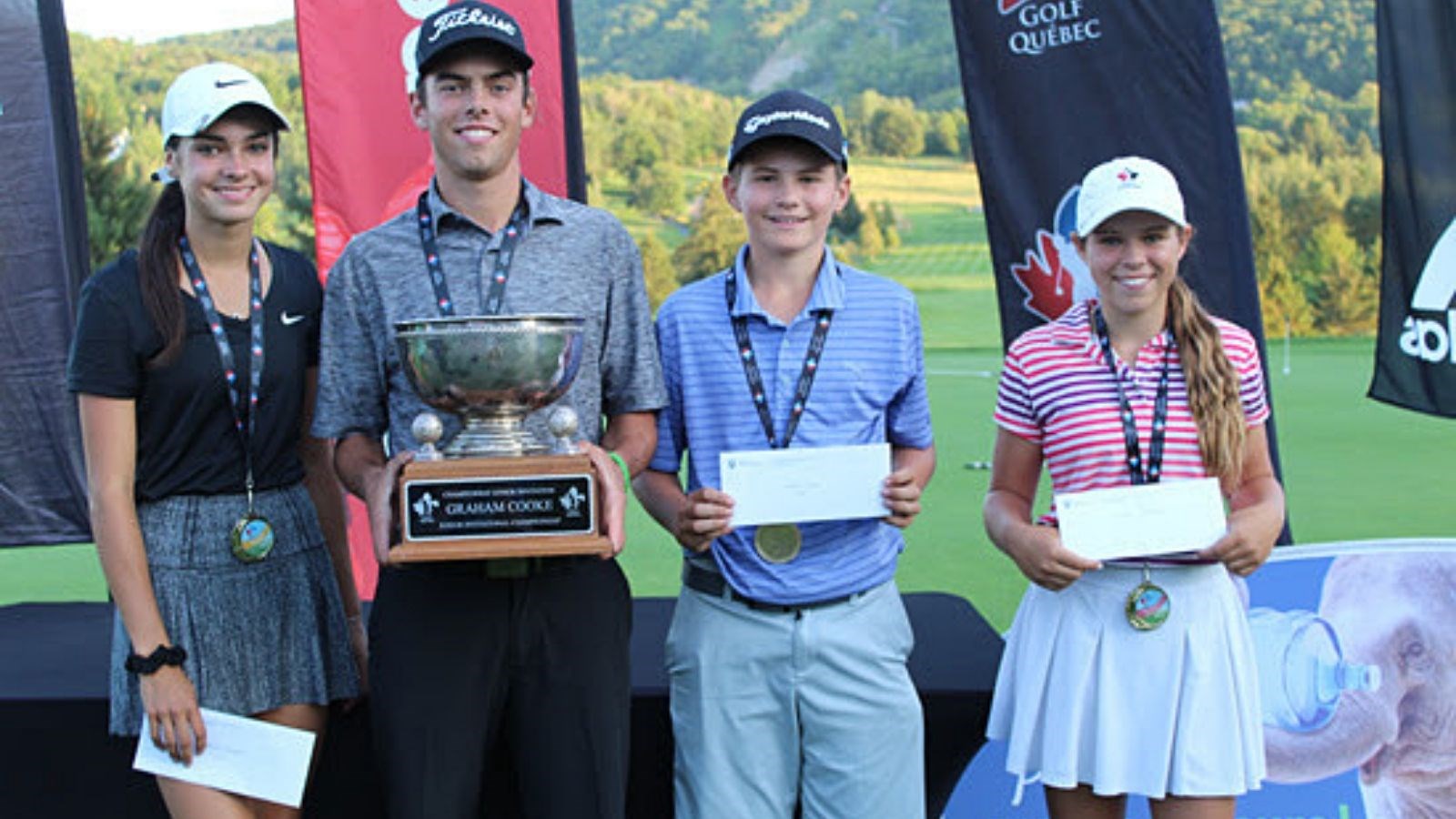 Laurence Lamer, Logan Boucher, Chad Huber et Lydia St-Pierre