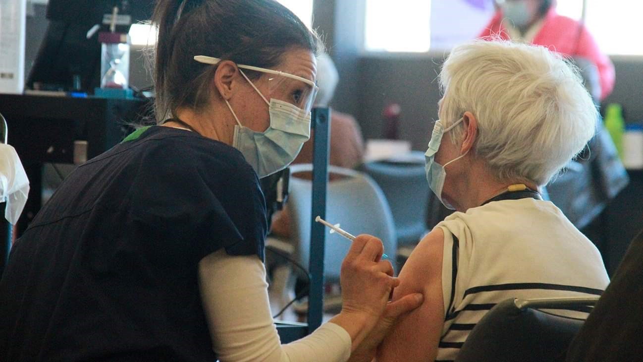La vaccination s’ouvre maintenant aux personnes de 65 ans et plus