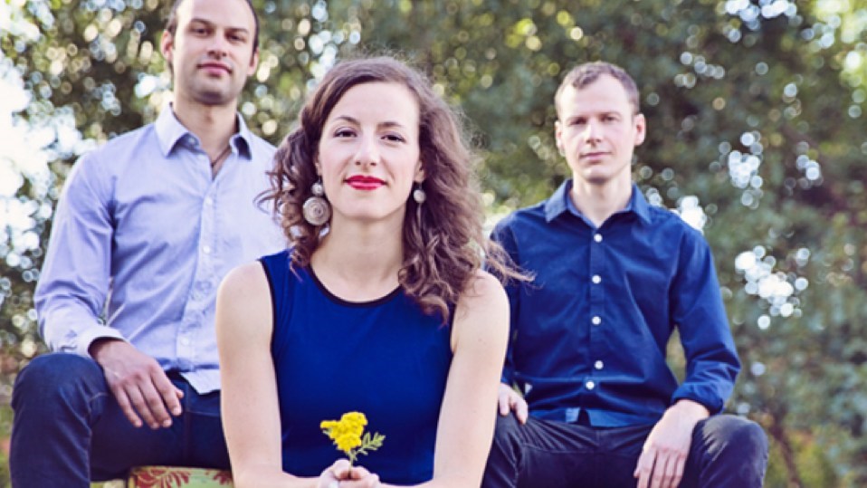 J’ai besoin de magnifique, le 2e album du trio Luce Bélanger sera disponible à compter du vendredi 27 mai 2022