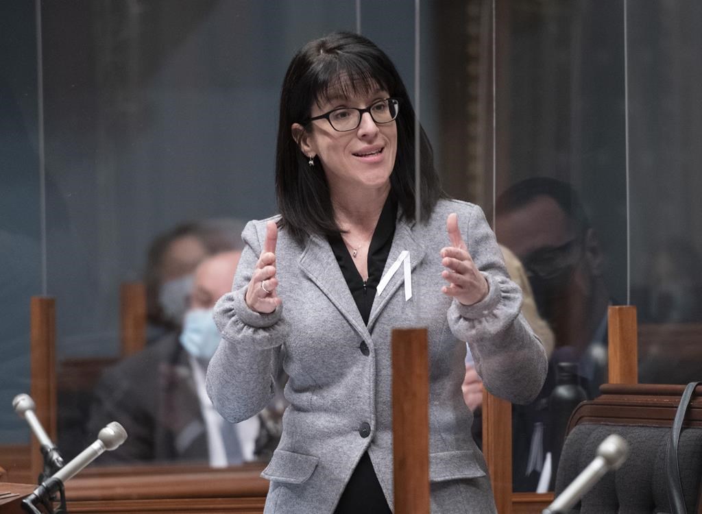 Sonia LeBel: les forums de discussions sont des tables de négociations «à côté»