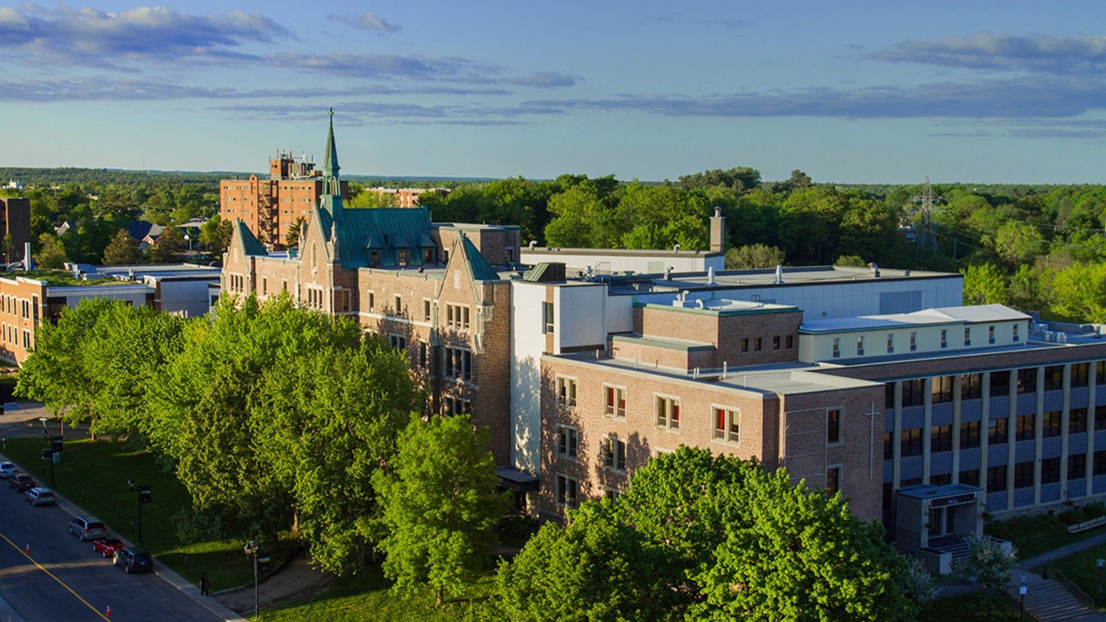 Sur le plan provincial, cette performance place le Cégep au 4e rang des collèges québécois les plus actifs en recherche.