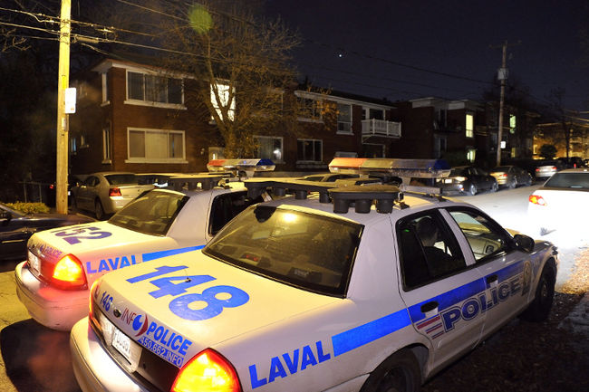Vers 1 h, les policiers ont été appelés à se rendre au troisième étage d’un triplex situé sur la rue du Pontmain, dans le secteur de Laval-des-Rapides