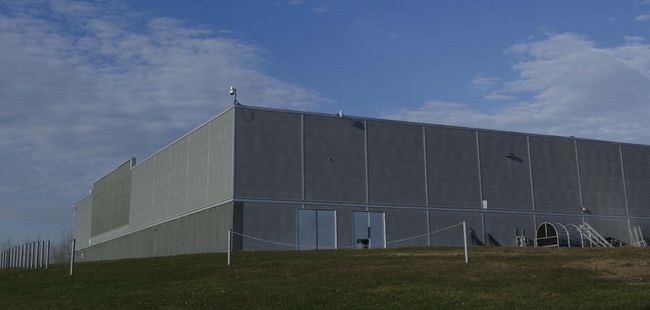 <p>Situé dans un secteur industriel sur la rue de Lierre à Vimont, le Red Lite passe inaperçu pour le commun des mortelles. Ses propriétaires ont envoyé une mise en demeure à la Ville de Laval.