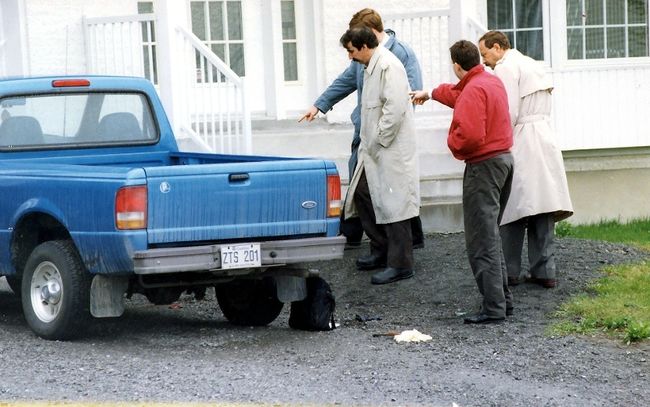 C’est dans cette camionnette étudiée par les enquêteurs de la police de Laval qu’a été retrouvé le corps de la victime le 11 mai 1996.