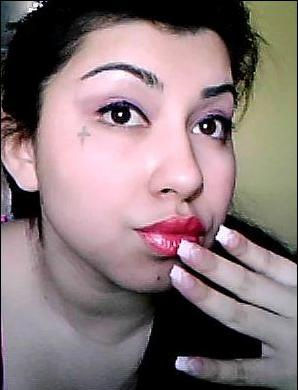 &lt;p&gt;Le Département de police de Laval est la recherche d'Élizabeth Bejarano-Lucero, 16 ans, en fugue depuis le 23 juillet 2012. Elle est de race Latino, parle le français et l'espagnol, mesure 1, 52 et pèse 57 kg, a les cheveux noirs, les yeux bruns et le teint jaunâtre, un tatouage de croix près de l'oeil droit et sur les mains les mots «T-Rain» et «Loca».&lt;/p&gt;&lt;p&gt;COURTOISIE POLICE DE LAVAL