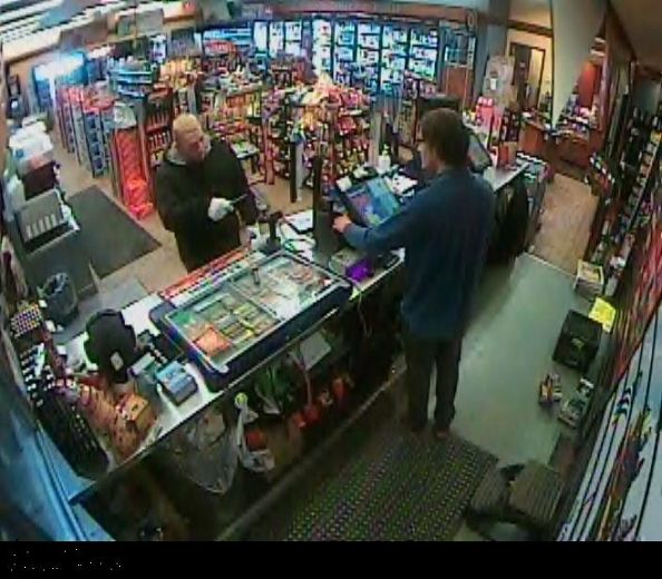 &lt;p&gt;La police de Laval tente localiser un homme qui a commis un vol qualifié, le 8 janvier dernier, au dépanneur Couche-Tard situé à l’angle du boulevard Cartier Ouest et de l’avenue Dussault dans le secteur Laval-des-Rapide.
