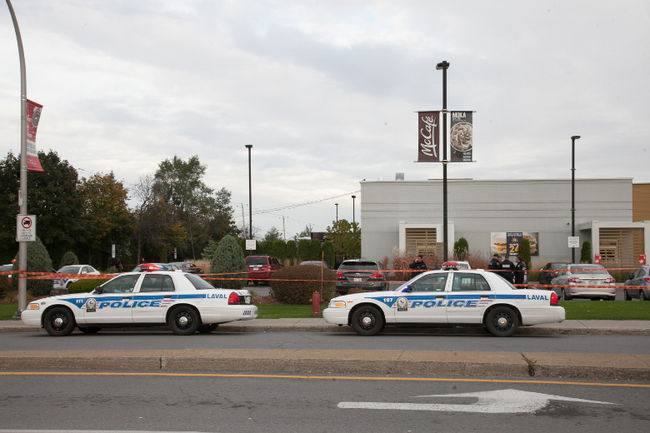 &lt;p&gt;Un accident a causé la mort d’un homme de 75 ans, le lundi 21 octobre 2013 en avant-midi, à Laval, sur le boulevard des Laurentides.&lt;/p&gt;&lt;p&gt;DANIEL THERRIEN/L'ÉCHO DE LAVAL/AGENCE QMI