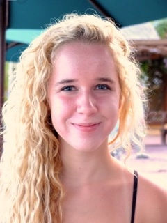 <p>Le Service de police de Laval est à la recherche de</p><p>Laurianne Brassard-Thibault 15 ans, disparue depuis le 19 avril 2013. La jeune fille pourrait se trouver à Montréal. Elle a déjà fait des fugues dans le passé. Photo transmise par la police de Laval le jeudi 25 avril 2013.</p><p>PHOTO COURTOISIE/POLICE DE LAVAL