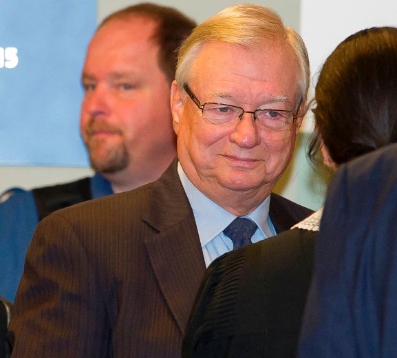Les avocats des accusés du projet Honorer, dont Gilles Vaillancourt, désirent pouvoir procéder devant un autre juge soutenant que le magistrat Garneau a outrepassé sa juridiction dans les premières audiences.