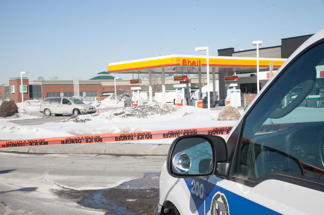 La camionnette de l'automobiliste fautif a été endommagée suite à l'accident.