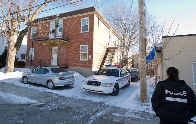 La police de Laval a aidé ses collègues de Saint-Eustache lors d'un perquisition qui a eu lieu dans un appartement de ce bloc de la 76e Avenue.