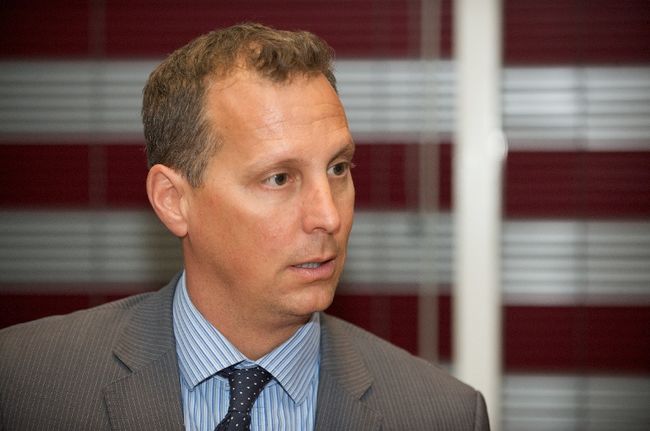 Une des femmes accusées d'extorsion dans l'affaire impliquant l'ex-maire de Laval Alexandre Duplessis (photo) a plaidé coupable, le 27 mars dernier.