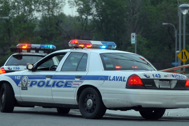 Les policiers de Laval, aidé de nombreux confrères, procèdent depuis ce matin au démantèlement d’un réseau de distribution et trafic de drogue de synthèse.