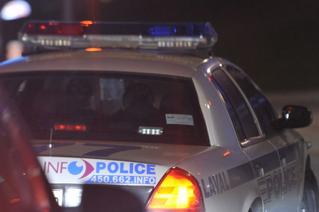 Une résidence a été endommagée dans la nuit de lundi à mardi par un incendie criminel, dans le secteur Auteuil.