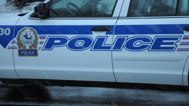 Le voleur a été interpellé par la police de Laval alors qu'il sortait de la maison qu'il venait de cambrioler.