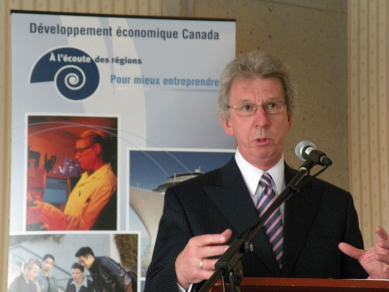 Le ministre Blackburn annonce de l’aide pour accroître les exportations des PME beauceronnes et québécoises