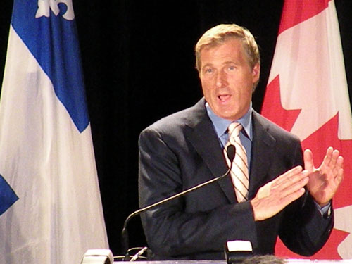 Des éloges et des appuis pour le député beauceron