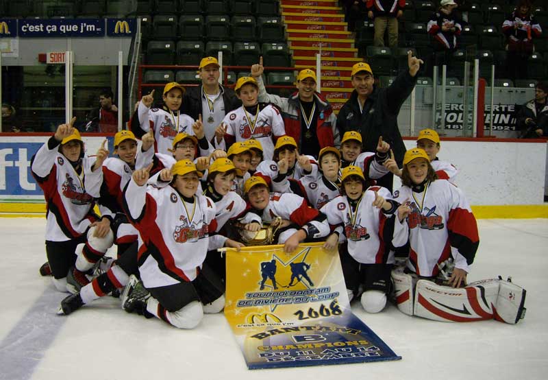 Le Garaga de Saint-Georges bantam B-2 Champion à Rivière-du-Loup