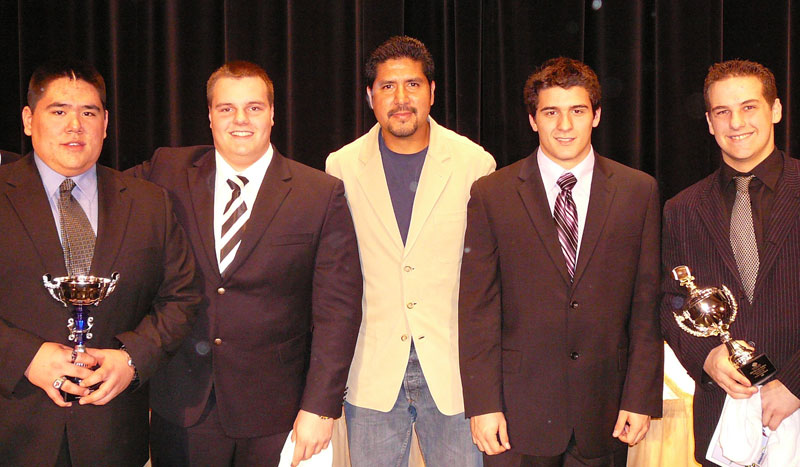 Les entraîneurs et six joueurs des Dragons honorés au banquet annuel