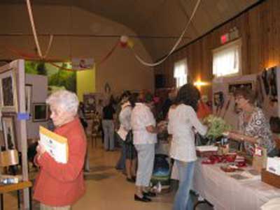 Les artistes et artisans exposent leurs oeuvres à Saint-Côme-Linière