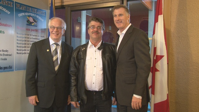 De nouveaux vestiaires pour la piscine municipale de Saint-Évariste.