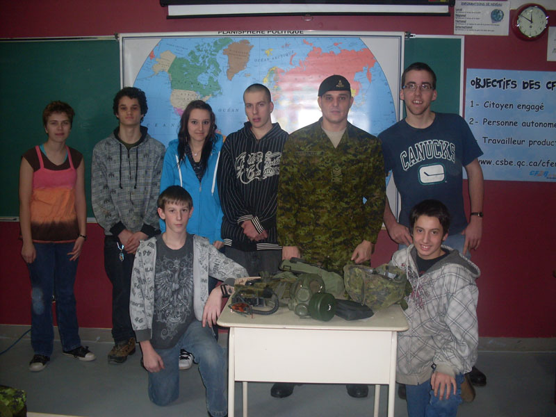 Un soldat canadien inspire les jeunes du CFER