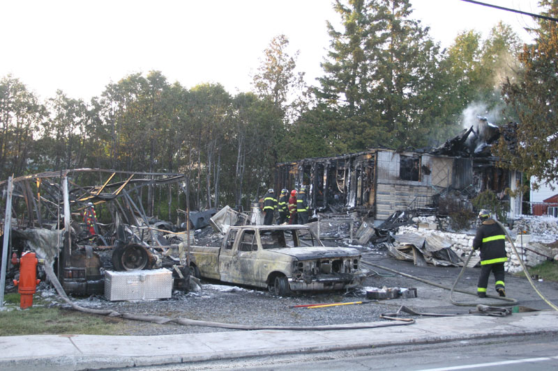 Le feu de la 127e Rue à Saint-Georges aurait débuté dans un véhicule récréatif