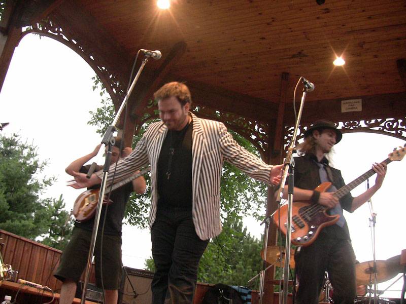 Mélogramme brave la pluie et lance son album à l’Arboretum