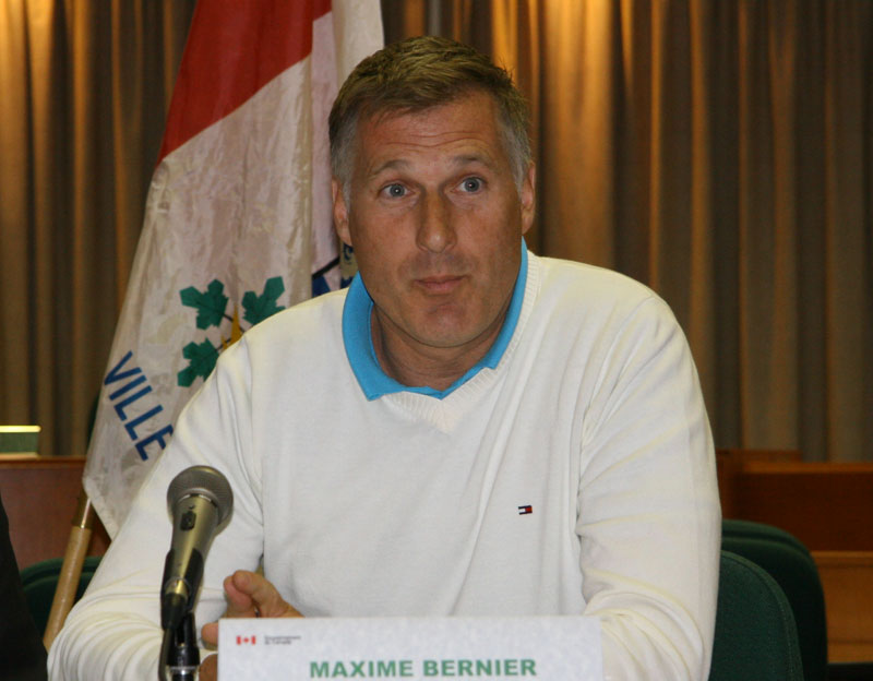 Maxime Bernier adhère à la campagne de l’AQDA pour la contrebande de cigarettes