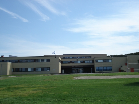 L'adolescent de la Polyvalente Bélanger de Saint-Martin devra répondre à quatre chefs d'accusation