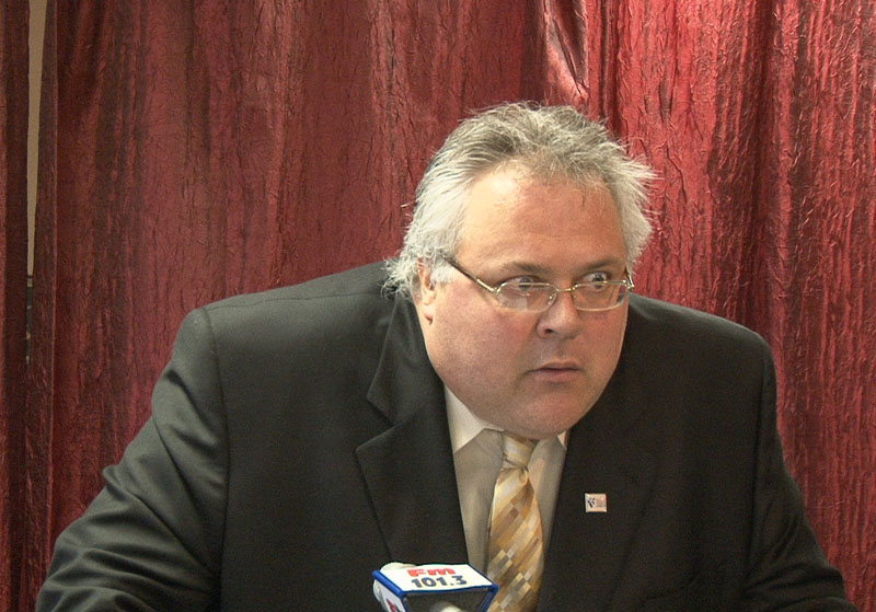 Le candidat bloquiste Sylvio Morin écorche le conservateur Maxime Bernier