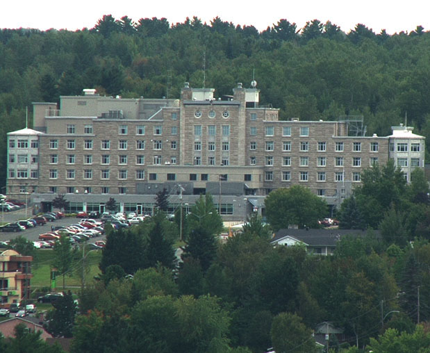 Travaux à l'hôpital Saint-Georges et période de renouvellement de bail au CLSC de Saint-Joseph