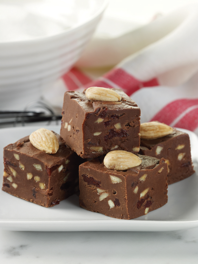 Fondant au chocolat aux cerises et aux amandes