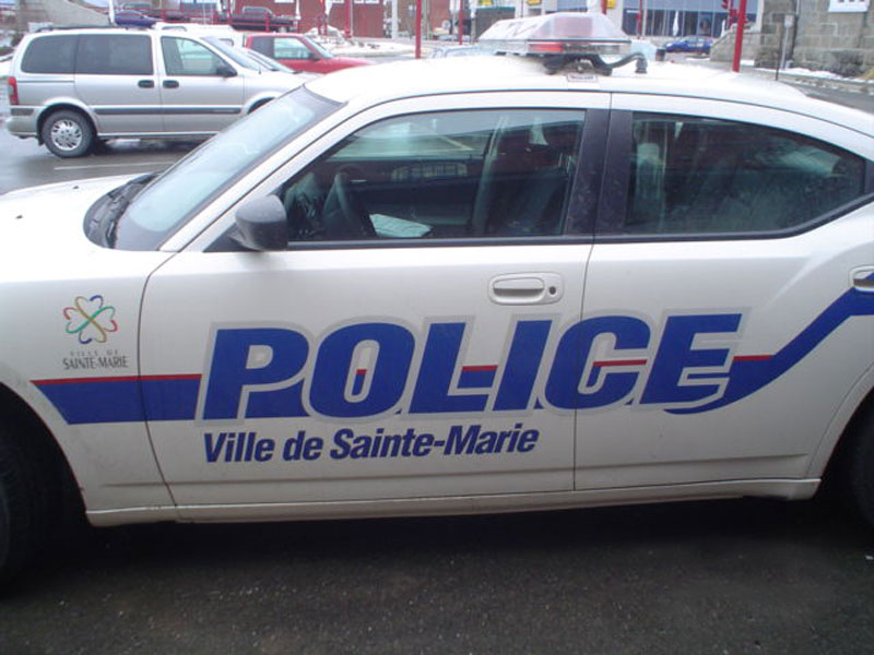 La police de Sainte-Marie met la main au collet à un jeune homme recherché